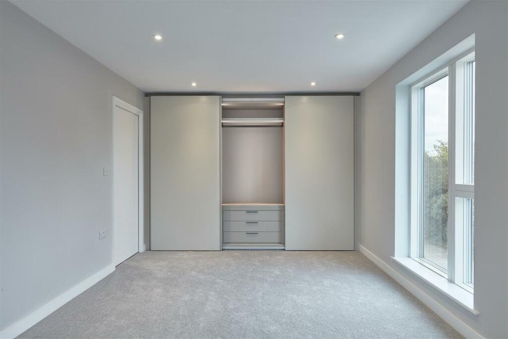 202805_32605860_IMG_12_0000